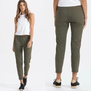 Vuori Miles Ankle Pant Size Small Color Oregano